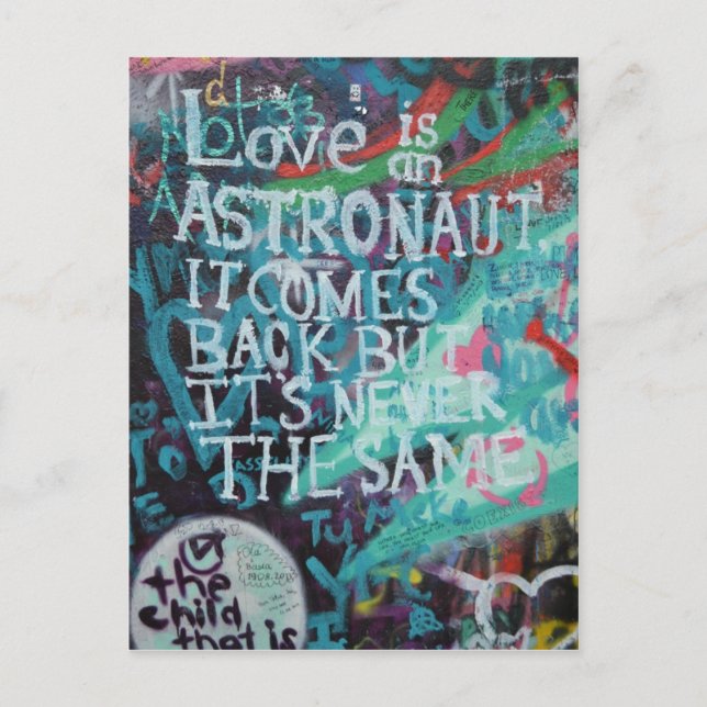 Postal Muro Lennon, el amor es como un graffiti astronaut (Anverso)