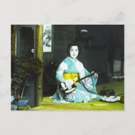 Postal Músico tradicional japonés de geisha sirviendo té