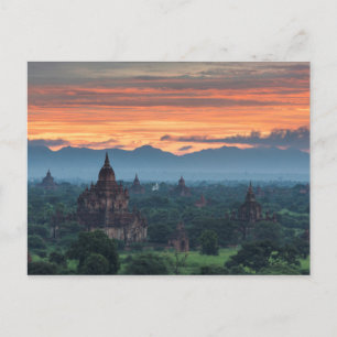 Postal Myanmar, el amanecer de Bagan