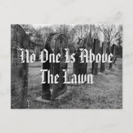 Postal Nadie Está Sobre El Césped