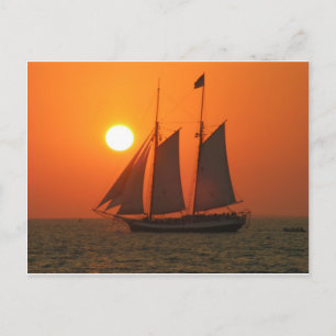Postal Navegar al atardecer