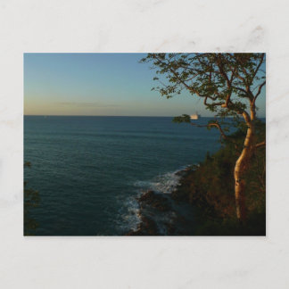 Postal Navegar fuera del atardecer tropical del atardecer