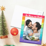Postal Navidades arcoiris con una foto LGBTQ brillante<br><div class="desc">Hermosa postal de Navidades arcoiris con colores bonitos y la alegre frase Ser Feliz y Brillante. Estar fuerte y orgulloso con magníficas tarjetas de vacaciones LGBTQ con tu foto de pareja LGBT o fotografía familiar.</div>