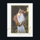 Postal Navidades de fotos blancas de Feliz Navidad<br><div class="desc">Postales de vacaciones para navidades con fotos familiares. Personalizar el frente de este diseño dorado "feliz navidad" con tu nombre familiar y el año. Añade la dirección de retorno a la parte posterior. Un Navidad económico,  que viaja a sus amigos y familiares,  apreciará.</div>