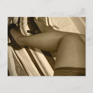 Postal Nilo alto en zapatos de bombas brillantes