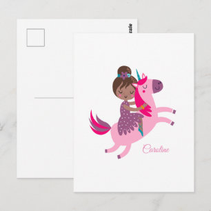 Postal Niña bonita de pelo castaño montando un unicornio