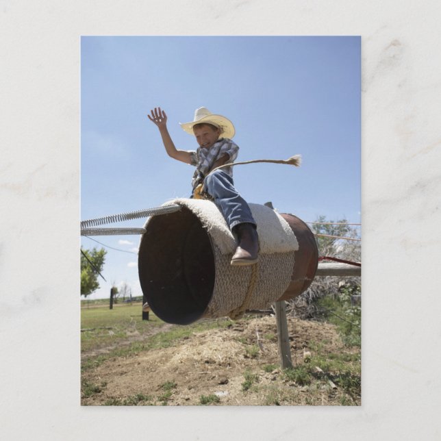 Postal Niño (8-10) montando toro rodeo improvisado (Anverso)