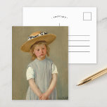 Postal Niño en Gorra de paja | Mary Cassatt<br><div class="desc">Niño en un Gorra de paja (1886) de la impresionista estadounidense Mary Cassatt. El arte original es una pintura al óleo sobre lienzo que representa un retrato de un joven chica en un gorra de paja de gran tamaño, con un pellizco gris claro. La expresión seria en el rostro del...</div>