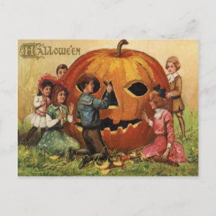 Postal Niños Tallando una Calabaza de Jack O Lantern
