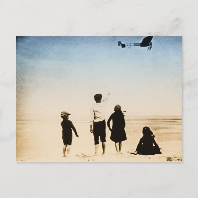 Postal Niños viendo el avión en la playa (Anverso)