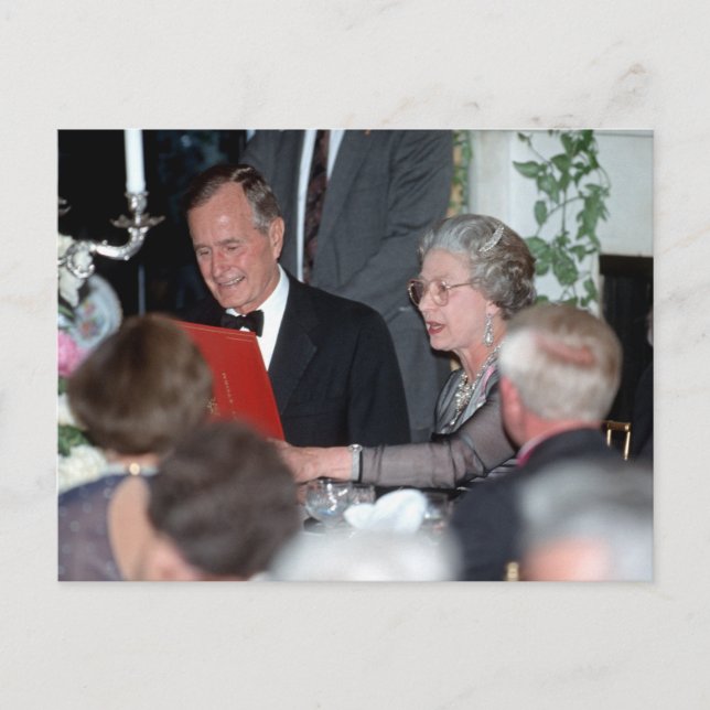 Postal No. 20 Su Reina Isabel II, Presidente George Bush (Anverso)