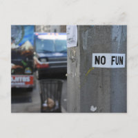 NO FUN Pole Graffiti Fotografía urbana Nueva York 