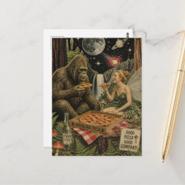 Postal Noche de pizza surrealista con Sasquatch y la hada