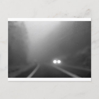 Postal Noche lluviosa - se acercan los faros