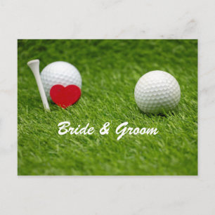 Postal Novia y novio de boda de golf hacen el primer golp