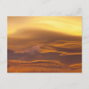 Postal Nube lenticular al atardecer