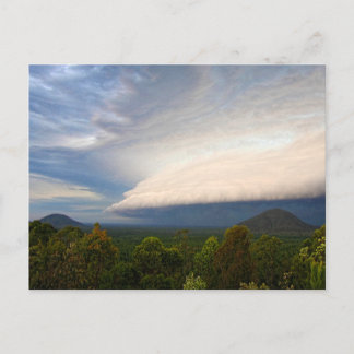 Postal Nubes de tormenta sobre el paisaje australiano