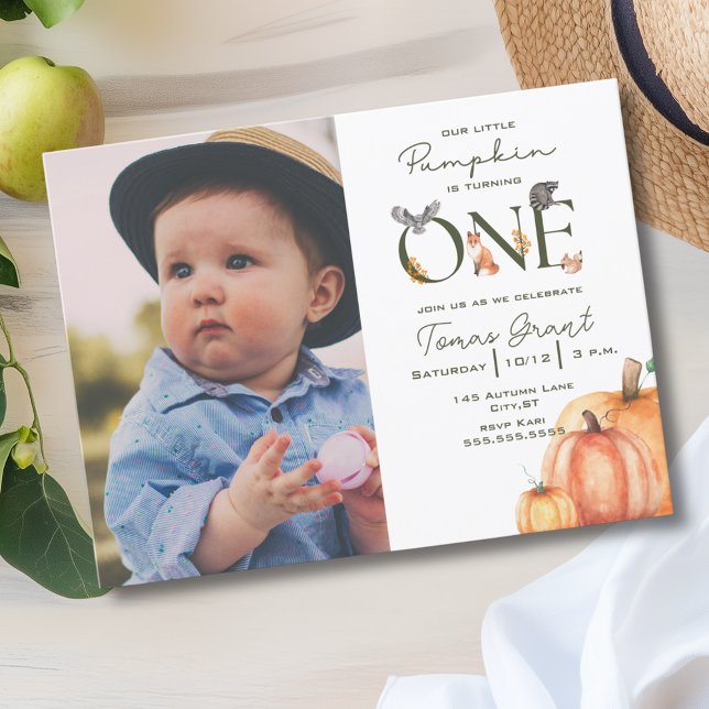 Postal Nuestro pequeño cumpleaños de otoño en el bosque d (Our Little Pumpkin Woodland Fall First Birthday Postcard
)
