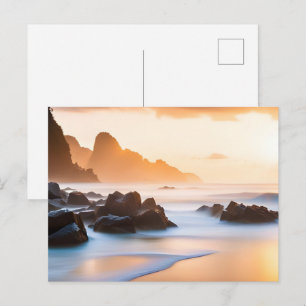 Postal Olas del paisaje marino del atardecer dorado