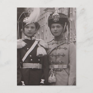 Postal Olga y Tatiana en uniforme #1