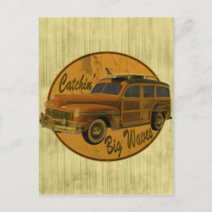 Postal ondas grandes del catchin en el moreno del woodie