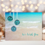 Postal Ornamentos Navidades Tropical Beach<br><div class="desc">Postal de los Navidades y de los ornamentos de la playa. Envíe a amigos y familiares desde una ubicación tropical y personalizar con su elección de bienvenida y firma en la parte trasera.</div>