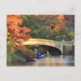 Postal Otoño en Central Park: Boaters by Bow Bridge #01
