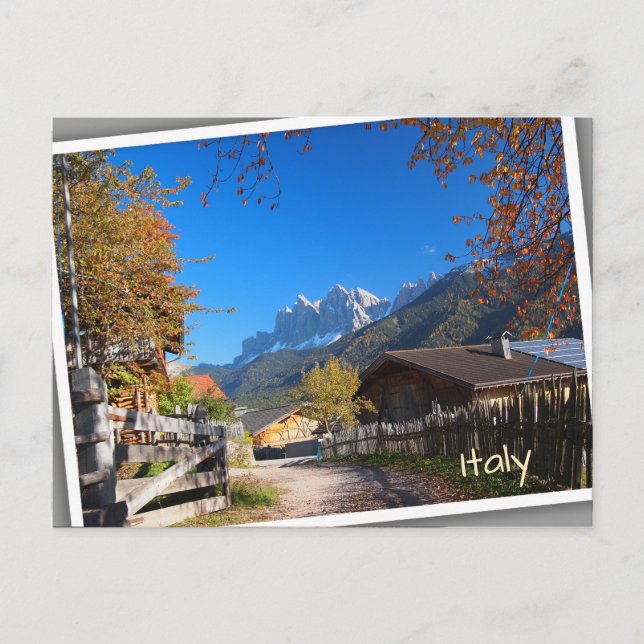 Postal Otoño en un pueblo de los Dolomitas en Italia (Anverso)