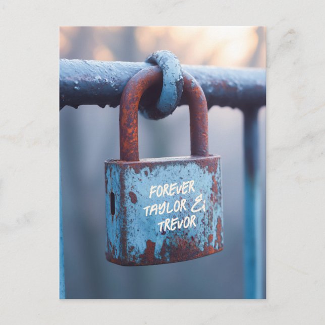 Postal Padlock de amor agotado en la reja rusty (Anverso)
