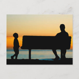 Postal Padre e hijo viendo la puesta de sol