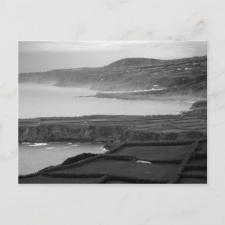 Postal Paisaje costero blanco y negro