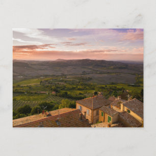 Postal Paisaje de Montepulciano Italia, viñedos y hogares
