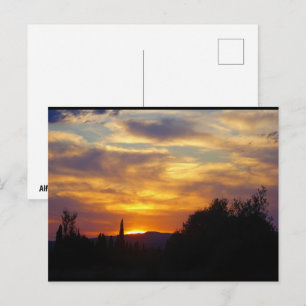 Postal Paisaje de puesta de sol en la montaña