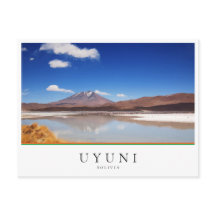 Paisaje del altiplano con volcán en Uyuni, Bolivia