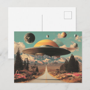 Postal Paisaje surrealista con carretera, ovni y Saturno 