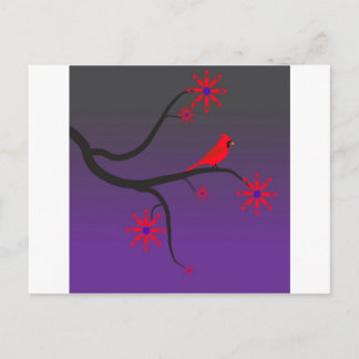 Postal Pájaro cardenal rojo en un árbol de fondo morado.