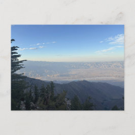 Postal Panorama del mirador de la montaña con árboles en