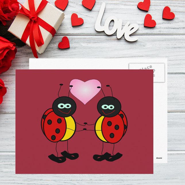 Postal Papel de amor en los tiburones (Ladybugs in Love Postcard)