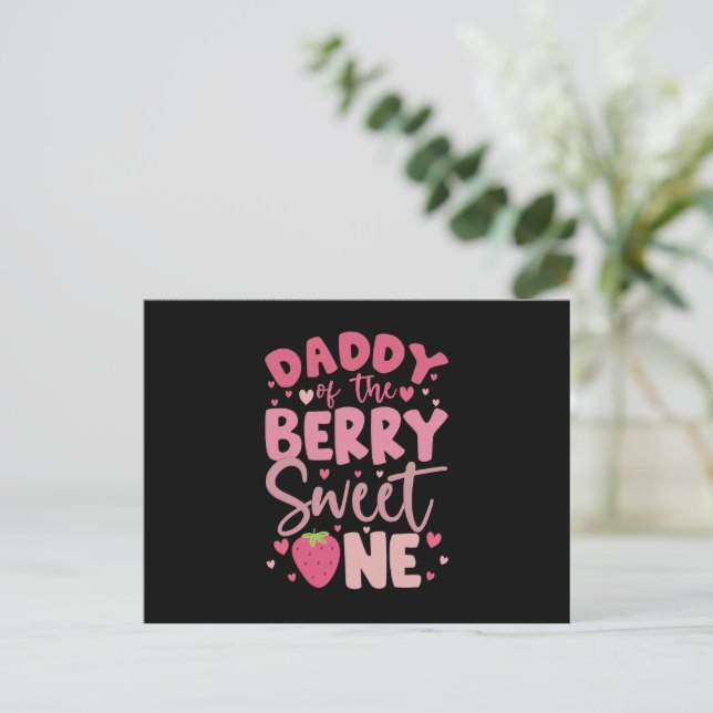 Postal Papi Del Berry Sweet One Strawberry Birthday (Anverso de pie)