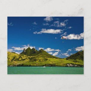 Postal Paracaidismo en la vista de un León impresionante