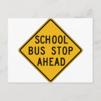 Parada de autobús escolar frente al Rótulo de la c