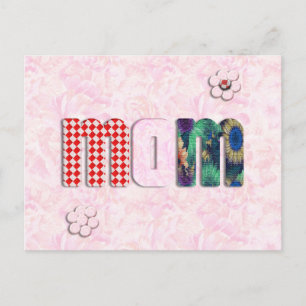 Postal Parche "MOM" con fondo de rosas rosadas