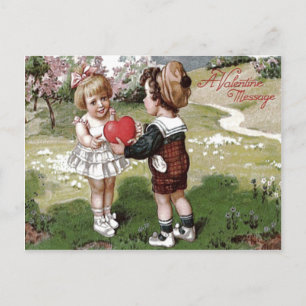 Postal Pareja de niños lindos corazón margarita