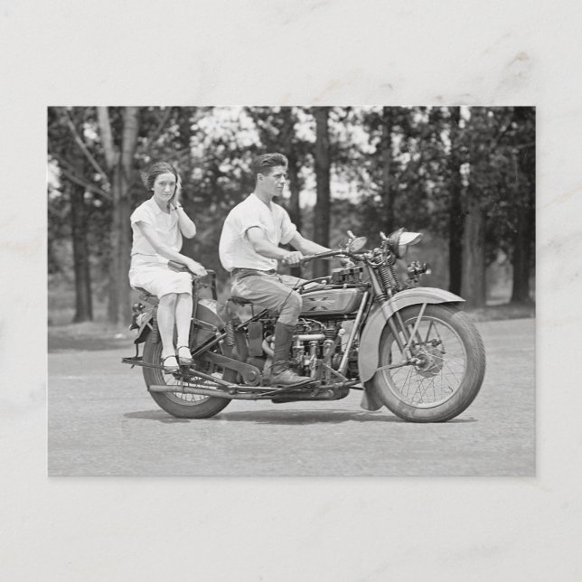 Postal Pareja montando motocicleta, 1928 (Anverso)