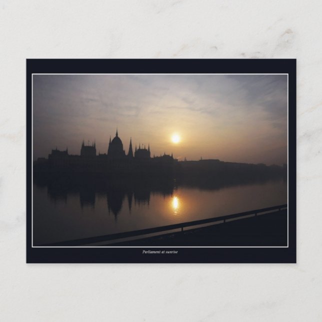 Postal Parlamento húngaro al amanecer (Anverso)