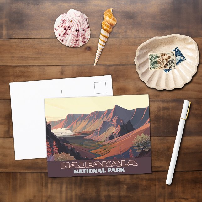 Postal Parque nacional Haleakala Cráter Volcán Maui (A Haleakala National Park postcard showing the volcanic crater on Maui in Hawaii.)