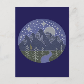 Postal Paseo de Bigfoot en una noche estrellada | Arte po