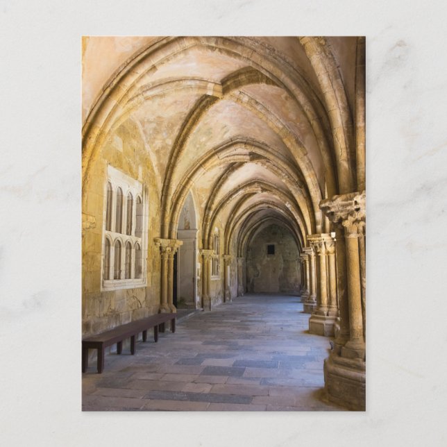 Postal Pasillo del claustro de la catedral arqueada (Anverso)