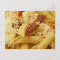 Pastas de pene, tomates y queso