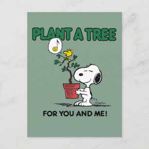 Postal Peanuts   Snoopy y Woodstock Plantan un Árbol